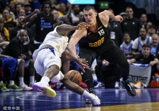 球打破了四 球打破了四