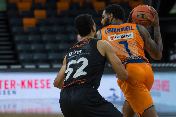 赛中走得更 赛中走得更